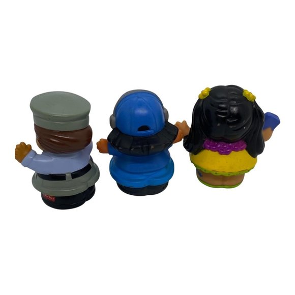 M Fisher-Price Little People 3 with Arms Pilot Flight Attendant & Vacationer - Picture 3 of 4